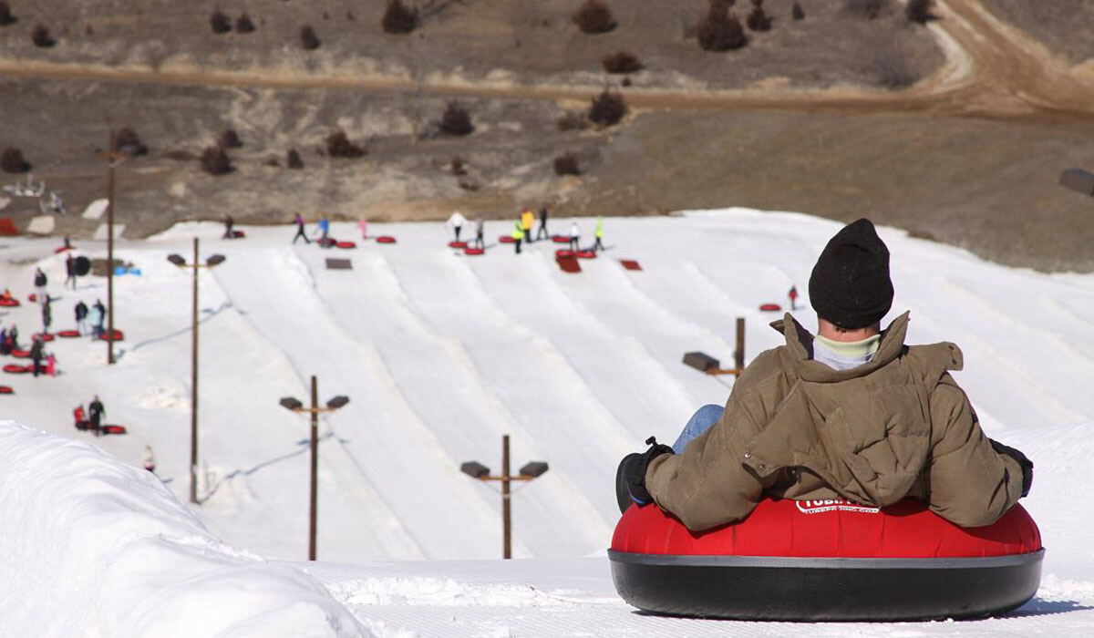 Ktoyols Snow Tube PVC Inflatable Skiing Sleds Heavy Duty Wearable Sledding Tube 